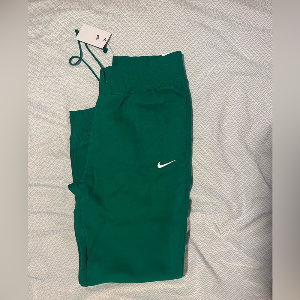 NWT Nike Sweatpants